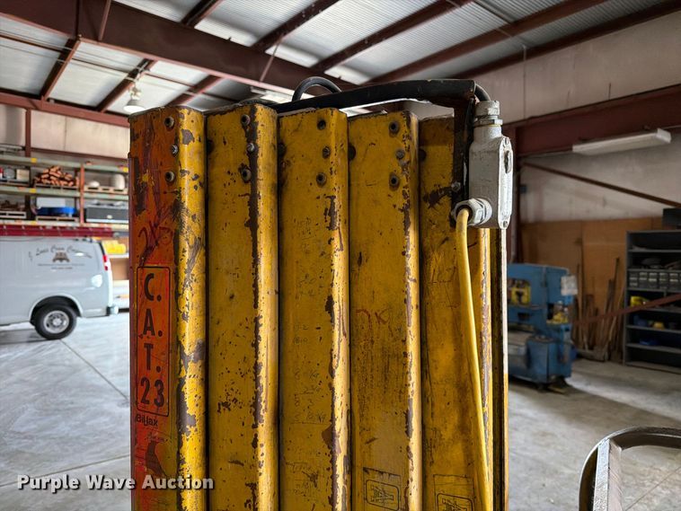 image for item DZ4827 L-Jax XLT-CAT 23 vertical lift