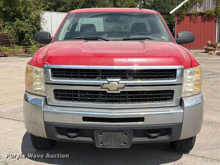 image for item DZ4828 2007 Chevrolet Silverado 2500HD utility bed pickup truck