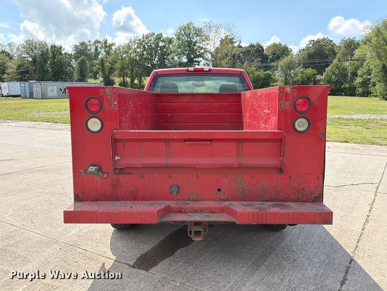image for item DZ4828 2007 Chevrolet Silverado 2500HD utility bed pickup truck
