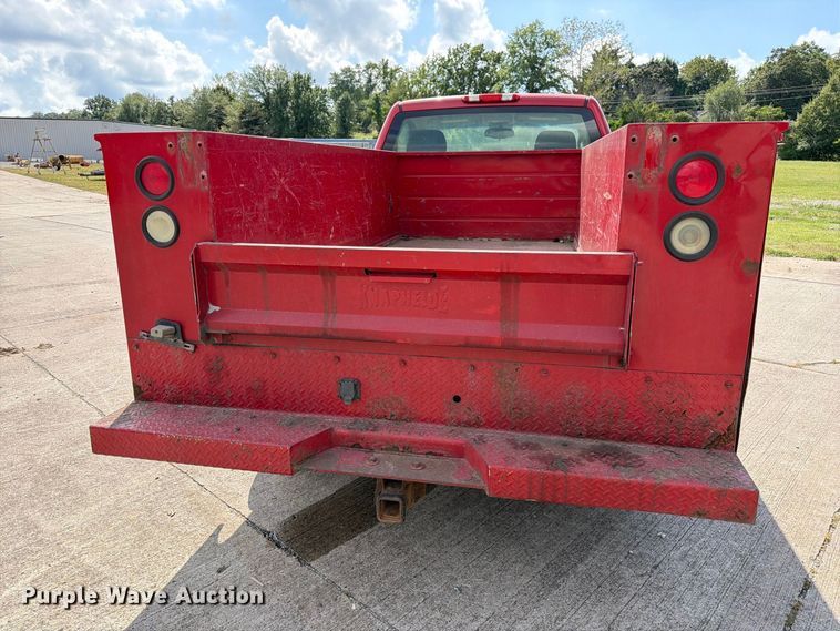 image for item DZ4828 2007 Chevrolet Silverado 2500HD utility bed pickup truck