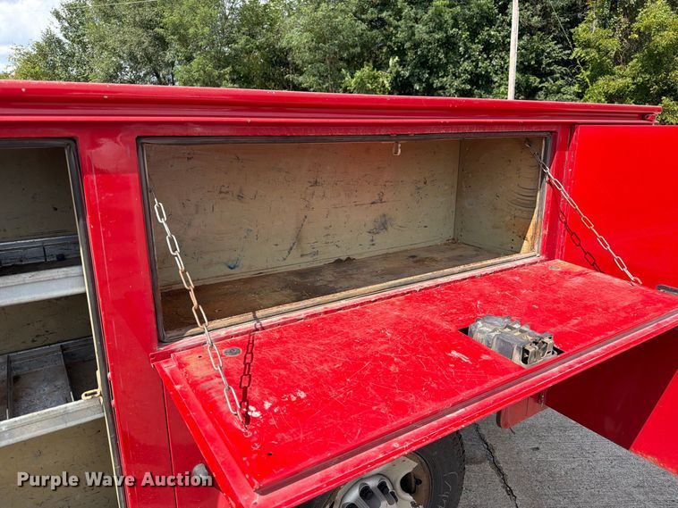 image for item DZ4828 2007 Chevrolet Silverado 2500HD utility bed pickup truck