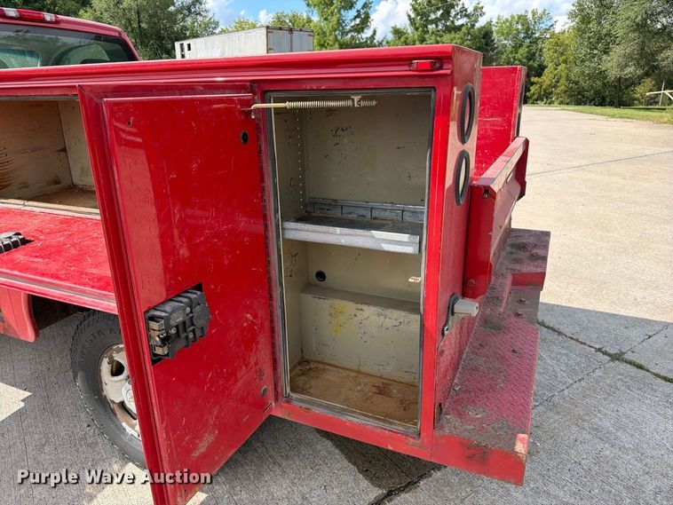 image for item DZ4828 2007 Chevrolet Silverado 2500HD utility bed pickup truck