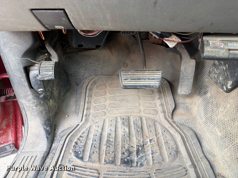 image for item DZ4828 2007 Chevrolet Silverado 2500HD utility bed pickup truck