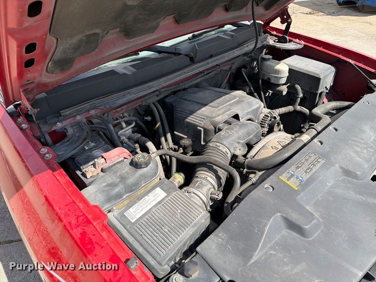 image for item DZ4828 2007 Chevrolet Silverado 2500HD utility bed pickup truck