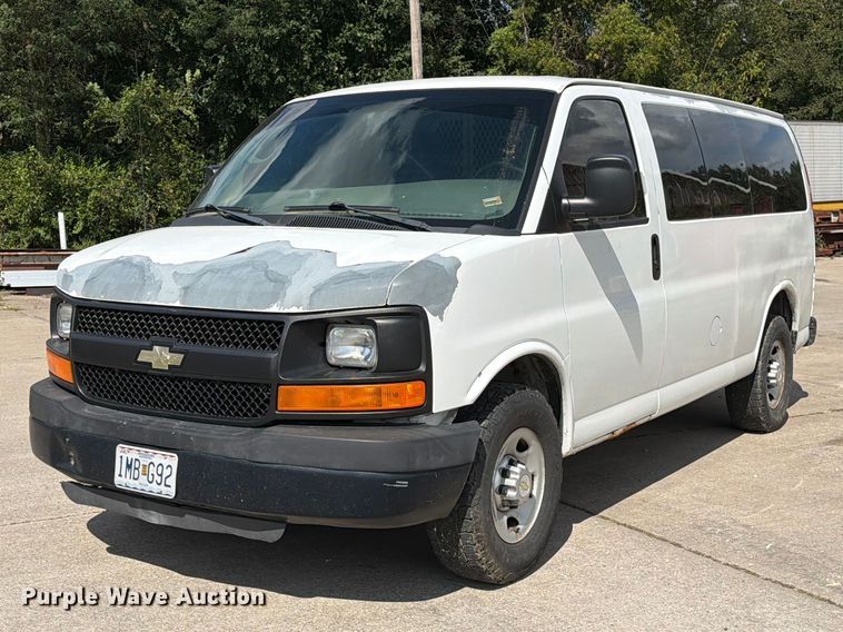 2011 Chevrolet Express 2500 van