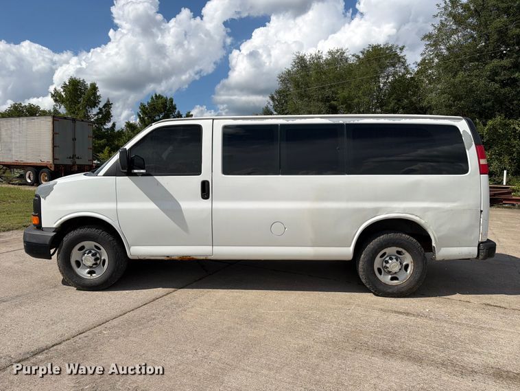 image for item DZ4829 2011 Chevrolet Express 2500 van