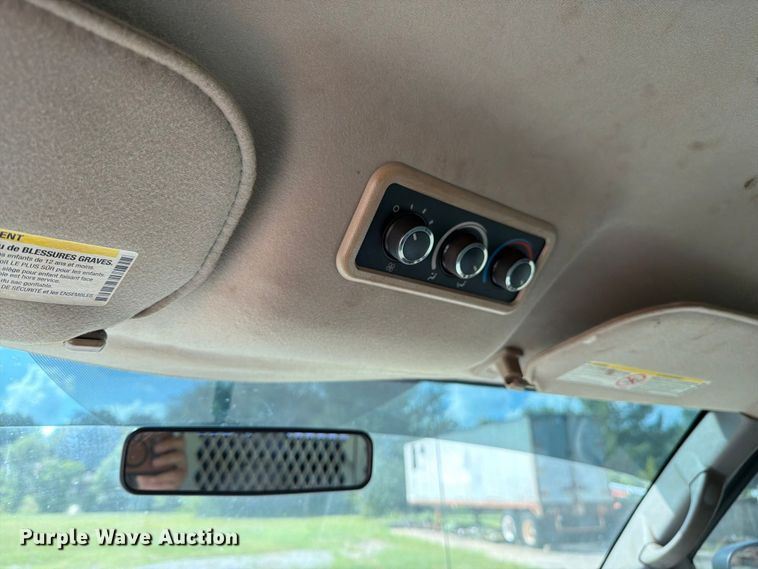 image for item DZ4829 2011 Chevrolet Express 2500 van