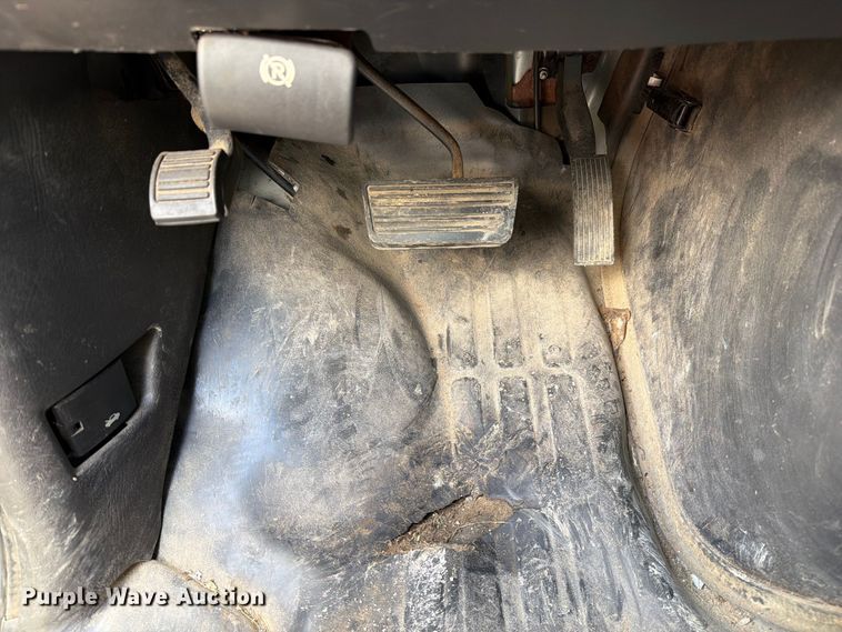 image for item DZ4829 2011 Chevrolet Express 2500 van