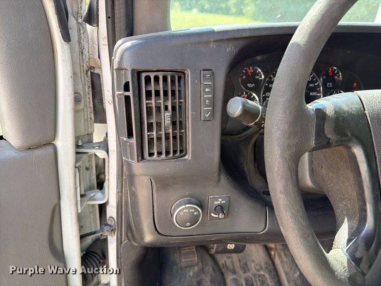 image for item DZ4829 2011 Chevrolet Express 2500 van