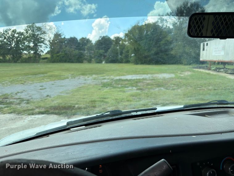 image for item DZ4829 2011 Chevrolet Express 2500 van