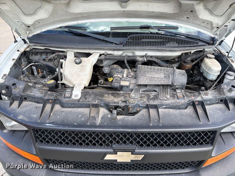 image for item DZ4829 2011 Chevrolet Express 2500 van