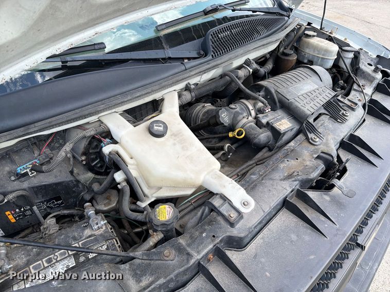 image for item DZ4829 2011 Chevrolet Express 2500 van