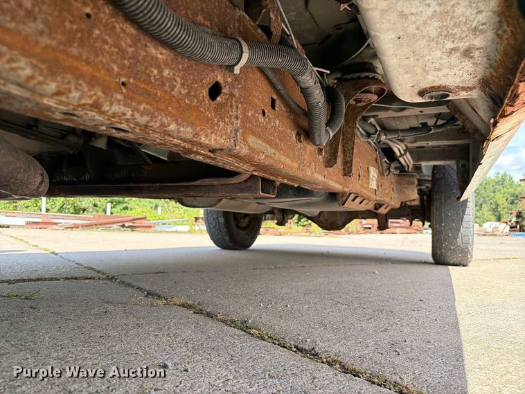 image for item DZ4829 2011 Chevrolet Express 2500 van