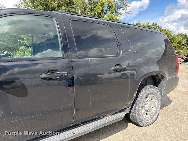 image for item DZ4830 2009 Chevrolet Suburban 2500 SUV