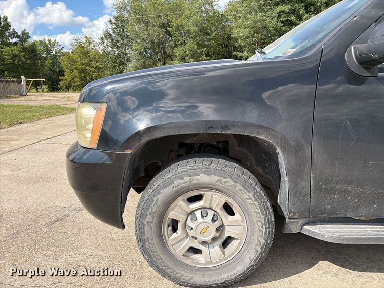 image for item DZ4830 2009 Chevrolet Suburban 2500 SUV