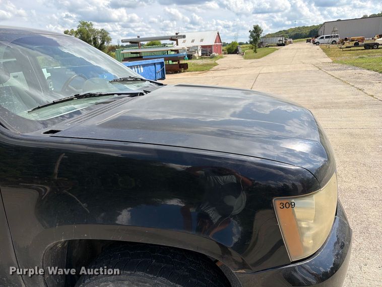 image for item DZ4830 2009 Chevrolet Suburban 2500 SUV