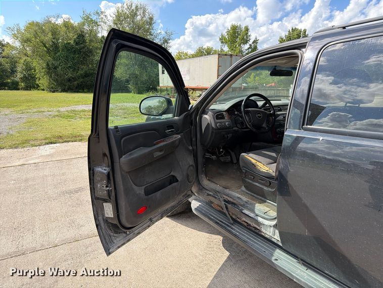 image for item DZ4830 2009 Chevrolet Suburban 2500 SUV