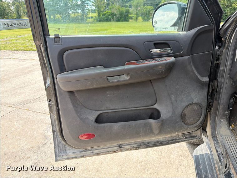 image for item DZ4830 2009 Chevrolet Suburban 2500 SUV