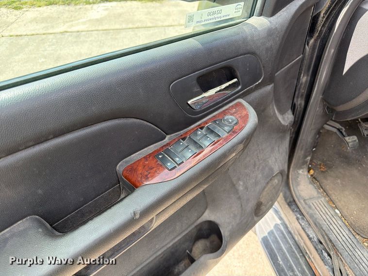 image for item DZ4830 2009 Chevrolet Suburban 2500 SUV