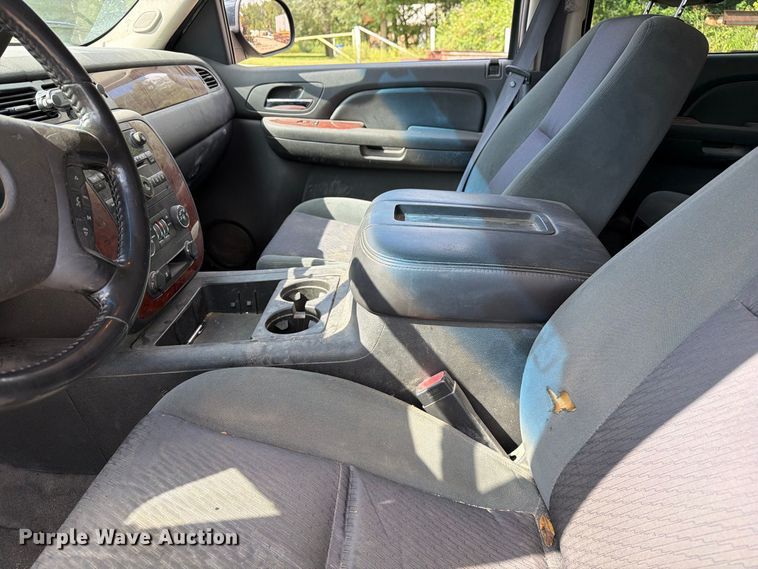 image for item DZ4830 2009 Chevrolet Suburban 2500 SUV