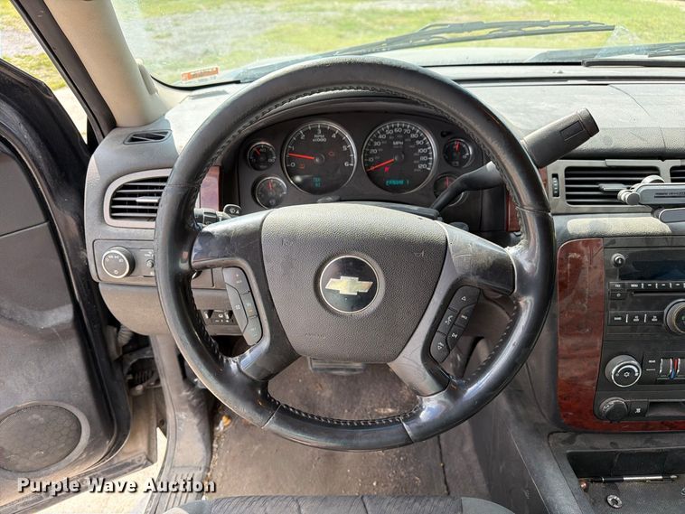 image for item DZ4830 2009 Chevrolet Suburban 2500 SUV