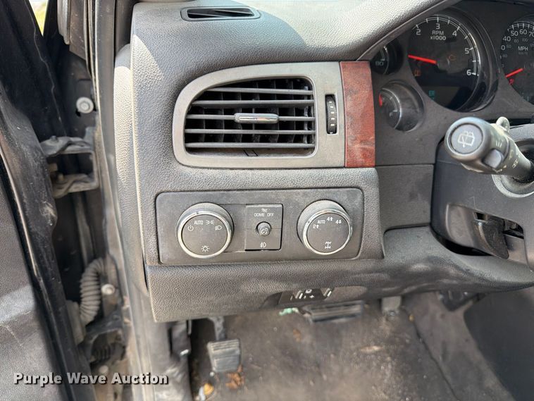 image for item DZ4830 2009 Chevrolet Suburban 2500 SUV