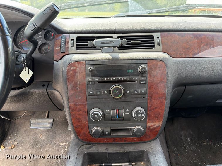 image for item DZ4830 2009 Chevrolet Suburban 2500 SUV