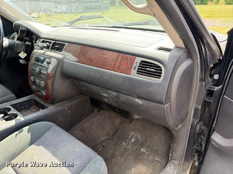 image for item DZ4830 2009 Chevrolet Suburban 2500 SUV