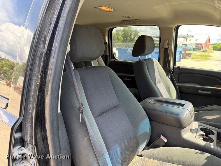 image for item DZ4830 2009 Chevrolet Suburban 2500 SUV