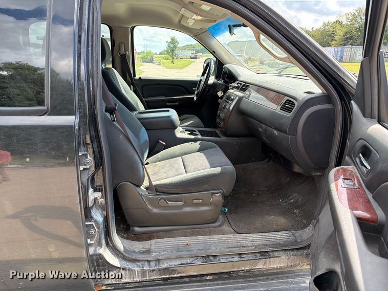 image for item DZ4830 2009 Chevrolet Suburban 2500 SUV