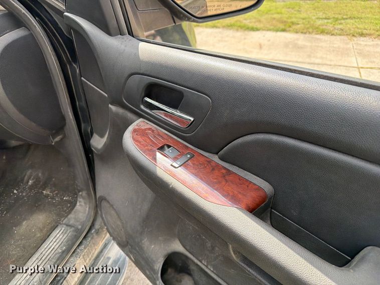 image for item DZ4830 2009 Chevrolet Suburban 2500 SUV