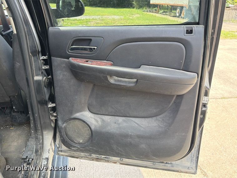 image for item DZ4830 2009 Chevrolet Suburban 2500 SUV