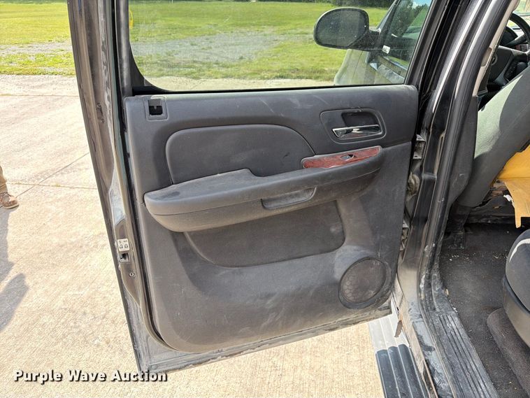 image for item DZ4830 2009 Chevrolet Suburban 2500 SUV