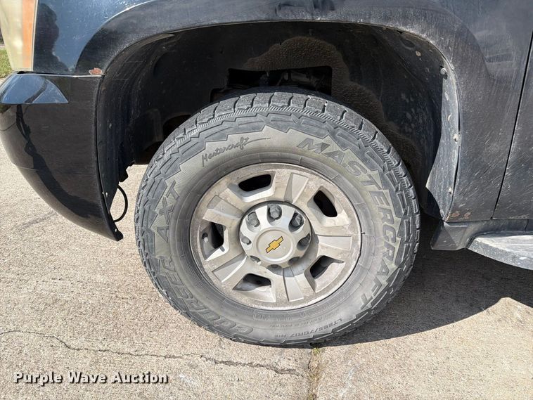 image for item DZ4830 2009 Chevrolet Suburban 2500 SUV