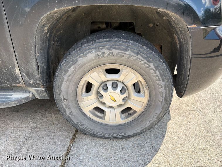 image for item DZ4830 2009 Chevrolet Suburban 2500 SUV