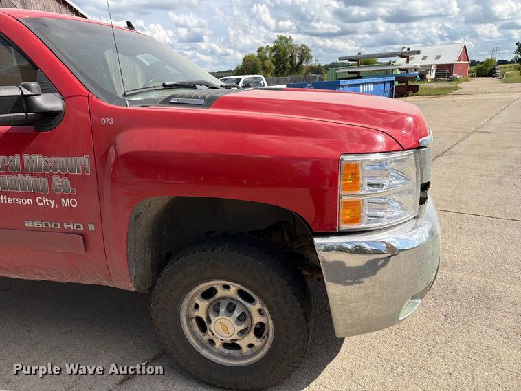 image for item DZ4831 2007 Chevrolet Silverado 2500HD pickup truck