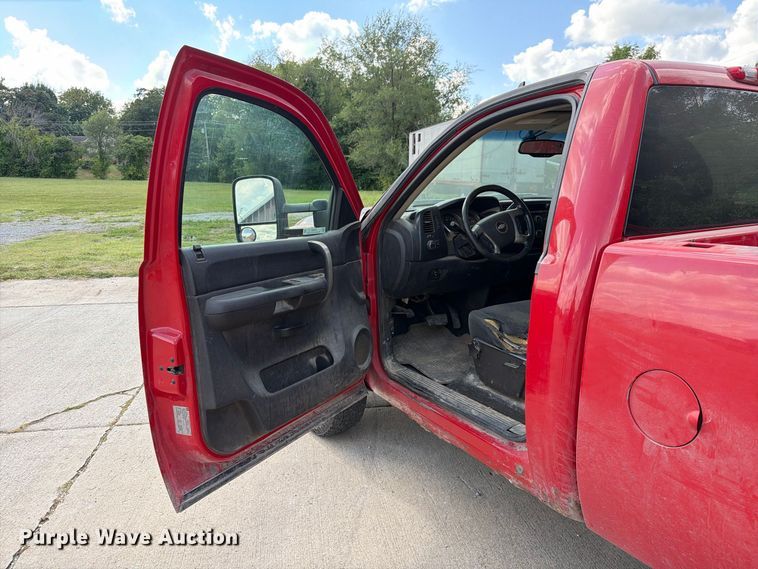image for item DZ4831 2007 Chevrolet Silverado 2500HD pickup truck