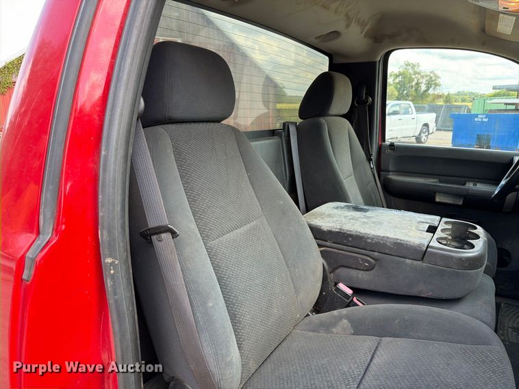 image for item DZ4831 2007 Chevrolet Silverado 2500HD pickup truck