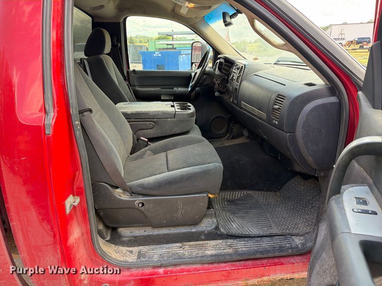 image for item DZ4831 2007 Chevrolet Silverado 2500HD pickup truck