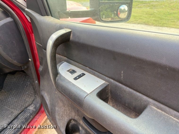 image for item DZ4831 2007 Chevrolet Silverado 2500HD pickup truck