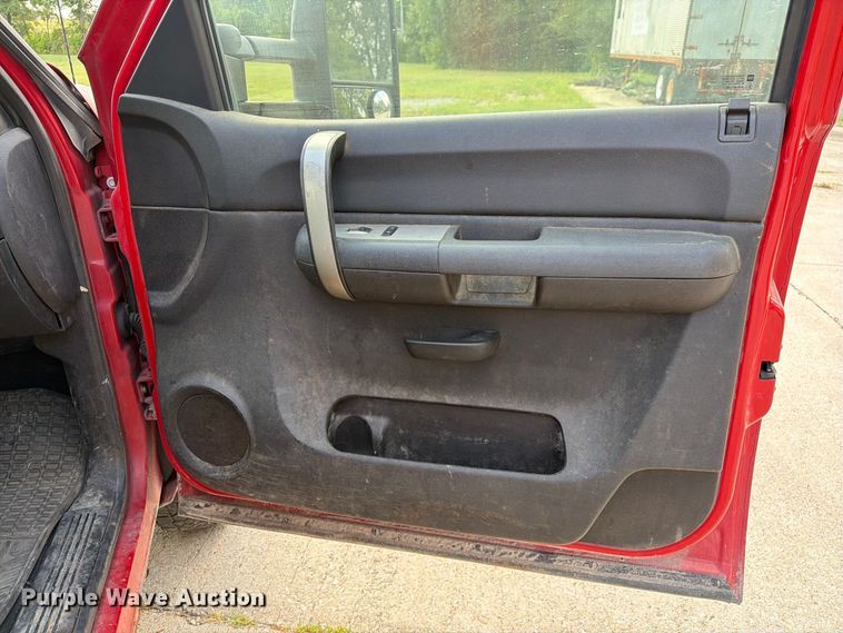 image for item DZ4831 2007 Chevrolet Silverado 2500HD pickup truck