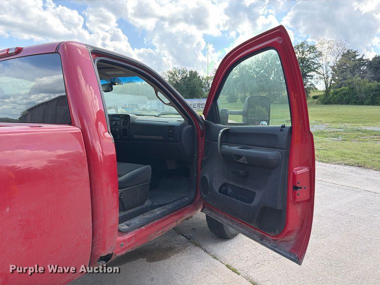 image for item DZ4831 2007 Chevrolet Silverado 2500HD pickup truck