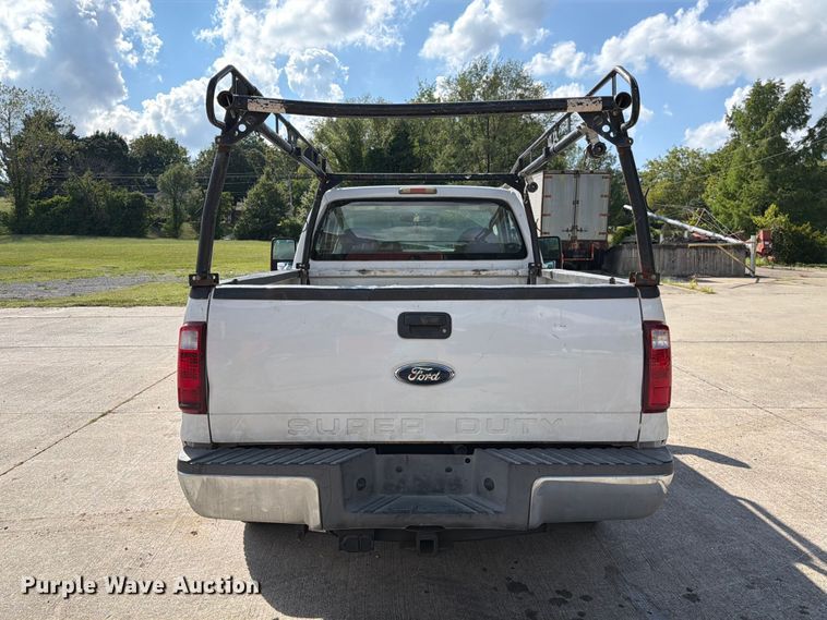 image for item DZ4832 2009 Ford F250 Super Duty XL pickup truck