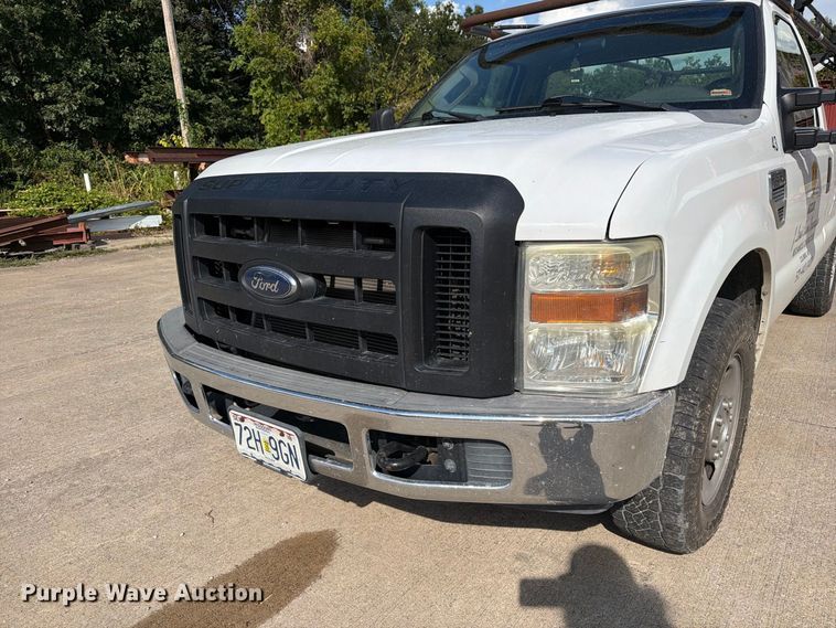 image for item DZ4832 2009 Ford F250 Super Duty XL pickup truck