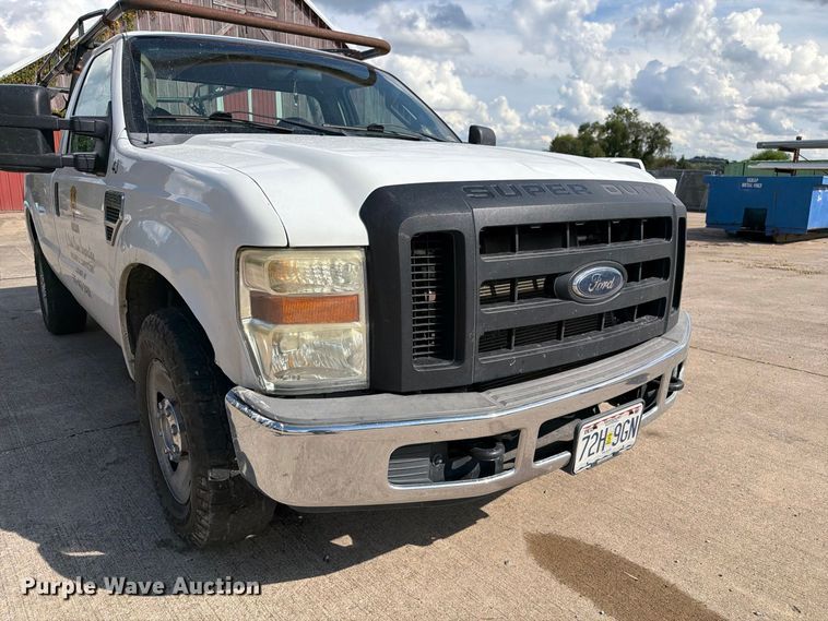 image for item DZ4832 2009 Ford F250 Super Duty XL pickup truck