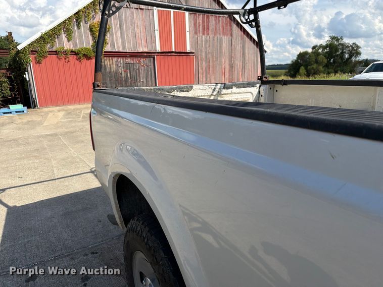 image for item DZ4832 2009 Ford F250 Super Duty XL pickup truck