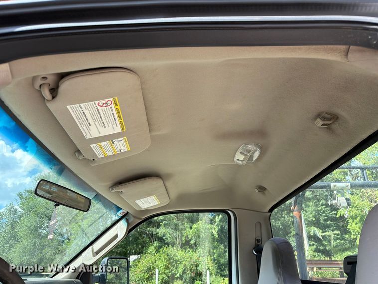 image for item DZ4832 2009 Ford F250 Super Duty XL pickup truck