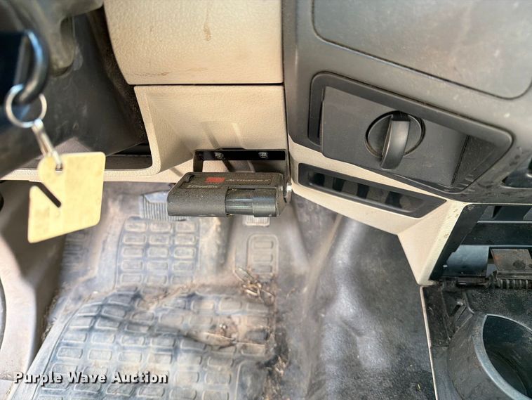 image for item DZ4832 2009 Ford F250 Super Duty XL pickup truck