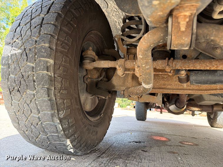 image for item DZ4832 2009 Ford F250 Super Duty XL pickup truck