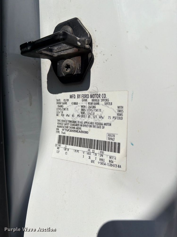 image for item DZ4832 2009 Ford F250 Super Duty XL pickup truck
